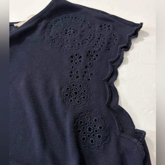 LOFT Black Sleeveless T-shirt Dress with Eyelet Detail at Shoulder. Fabric Belt. - Picture 11 of 11